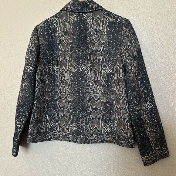 Chicos Metallic Snakeskin Zip Up Lightweight Lined Jacket Size Medium - Picture 5 of 6